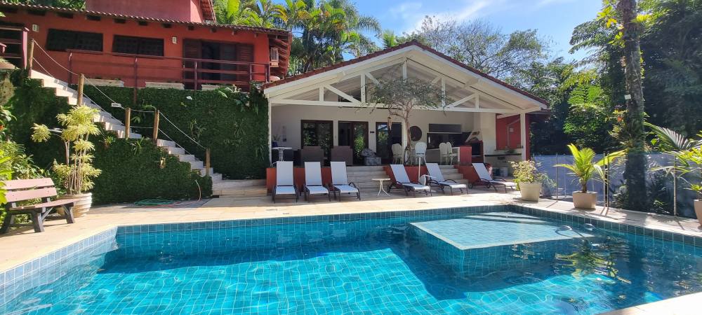 Casa à venda no Condomínio Iporanga Guarujá — Villa 452