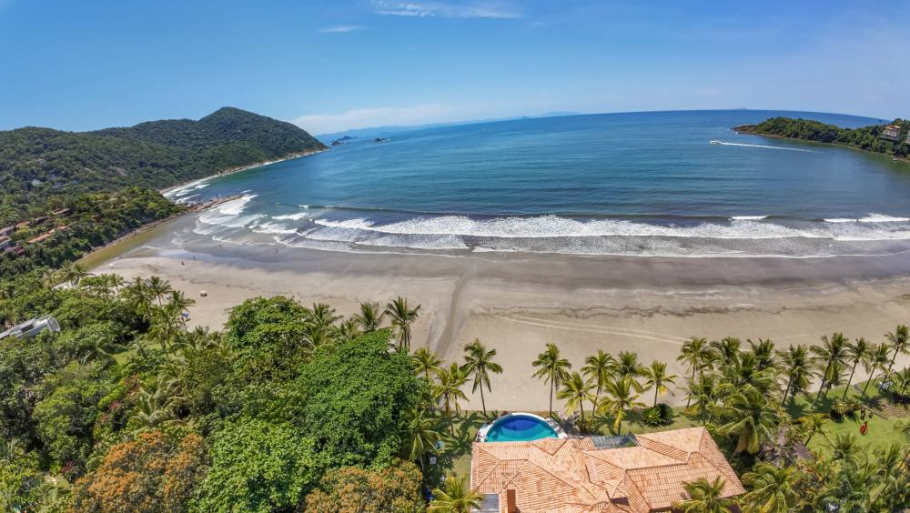 Casa Pé na Areia para locação no Condomínio Iporanga Guarujá — Villa 498