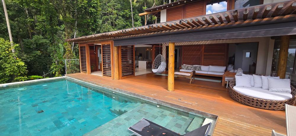 Casa à venda no Condomínio Tijucopava Guarujá — Villa 205