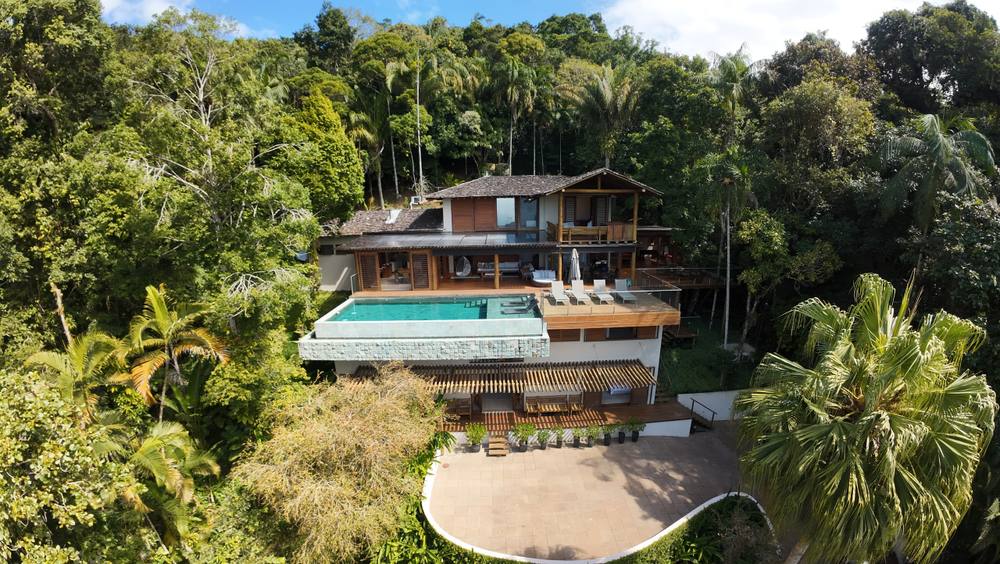 Casa à venda no Condomínio Tijucopava Guarujá — Villa 205