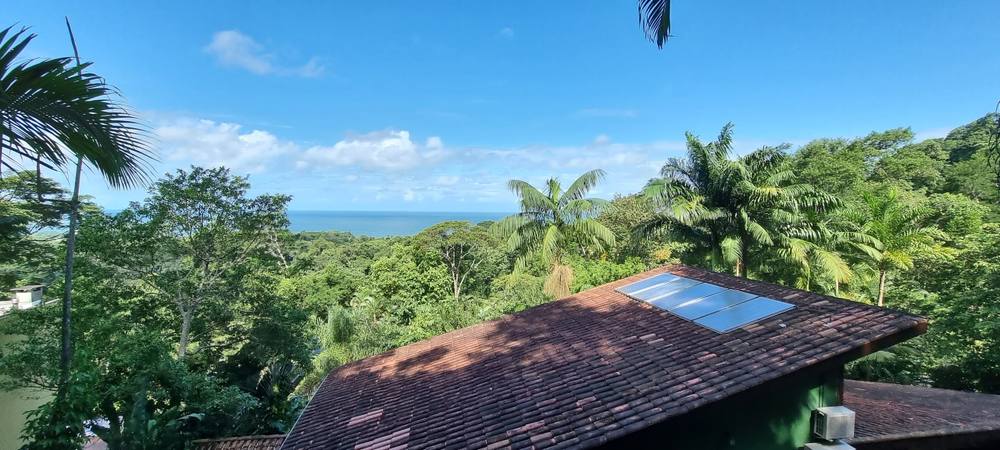 Casa à venda no Condomínio São Pedro Guarujá — Villa 176