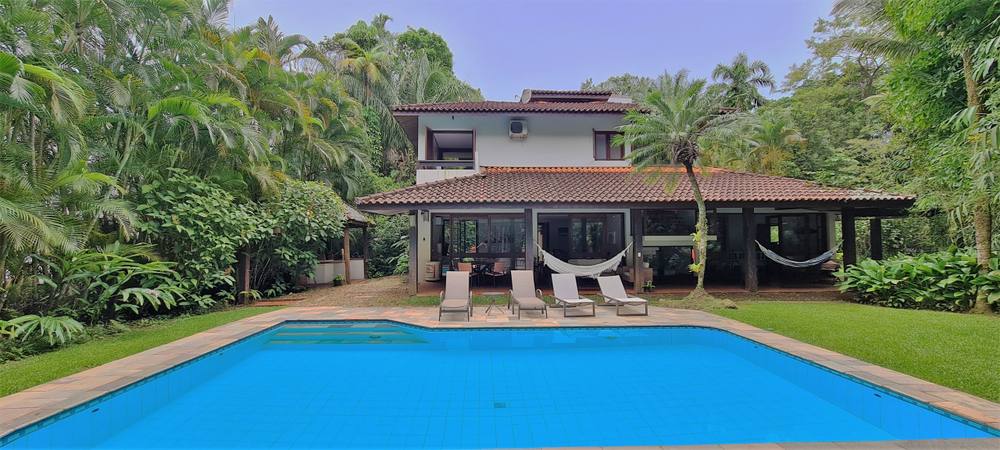 Casa à venda no Condomínio Iporanga Guarujá — Villa 410