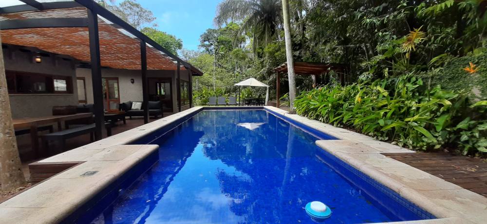 Casa à venda no Condomínio São Pedro Guarujá — Villa 137