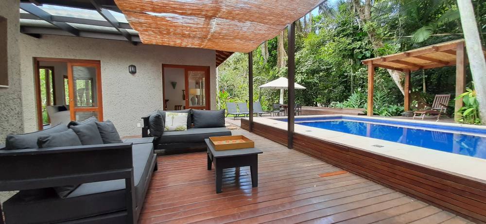 Casa à venda no Condomínio São Pedro Guarujá — Villa 137