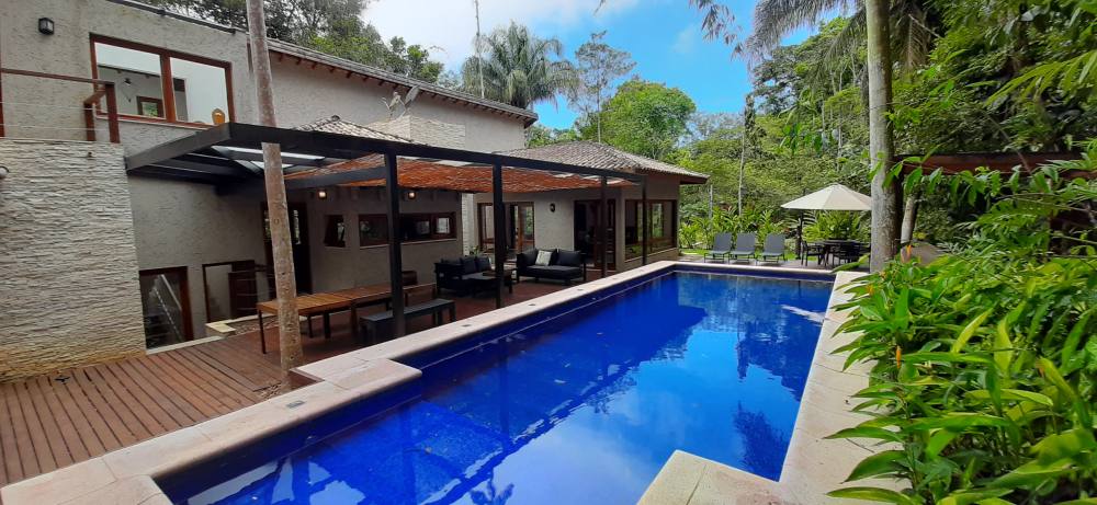Casa à venda no Condomínio São Pedro Guarujá — Villa 137