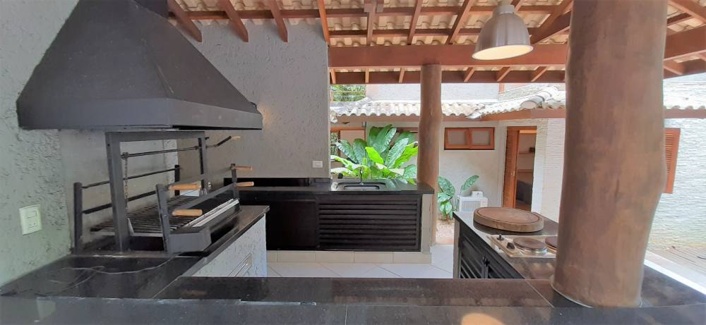 Casa à venda no Condomínio São Pedro Guarujá — Villa 137