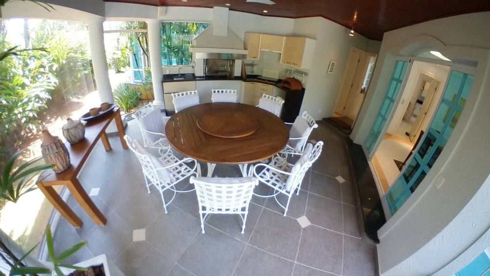 Casa à venda no Condomínio São Pedro Guarujá — Villa 135