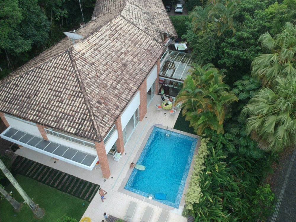 Casa à venda no Condomínio São Pedro Guarujá — Villa 188