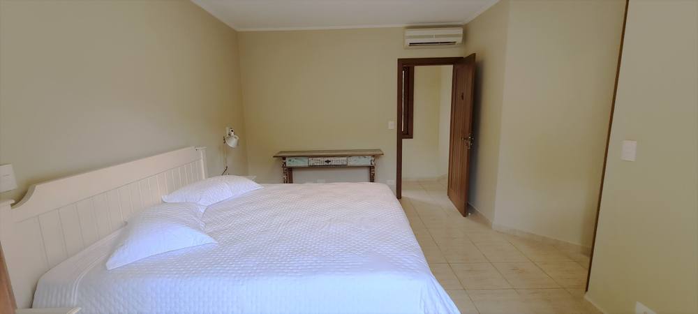 Casa à venda no Condomínio Iporanga Guarujá — Villa 482