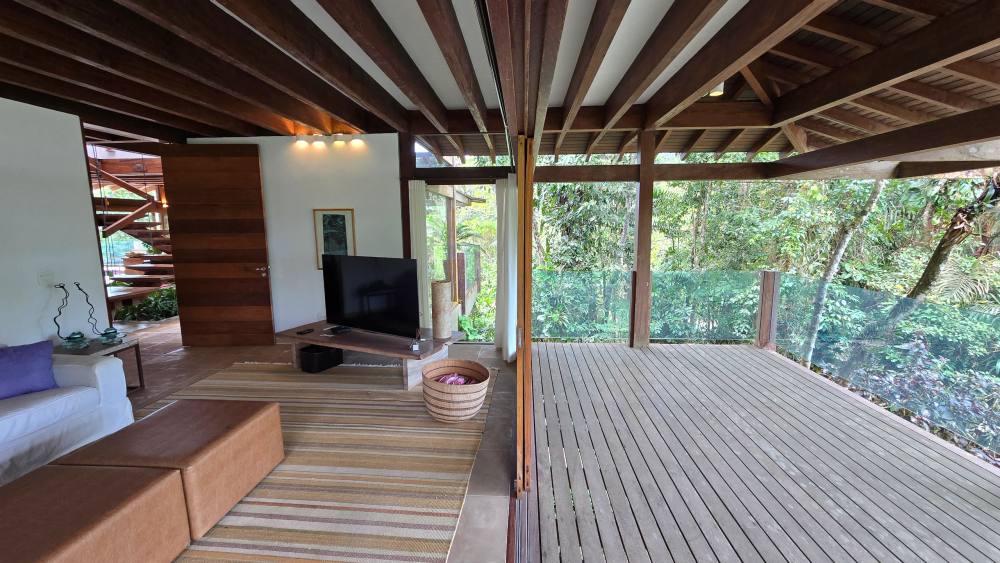 Casa à venda no Condomínio Iporanga Guarujá — Villa 404