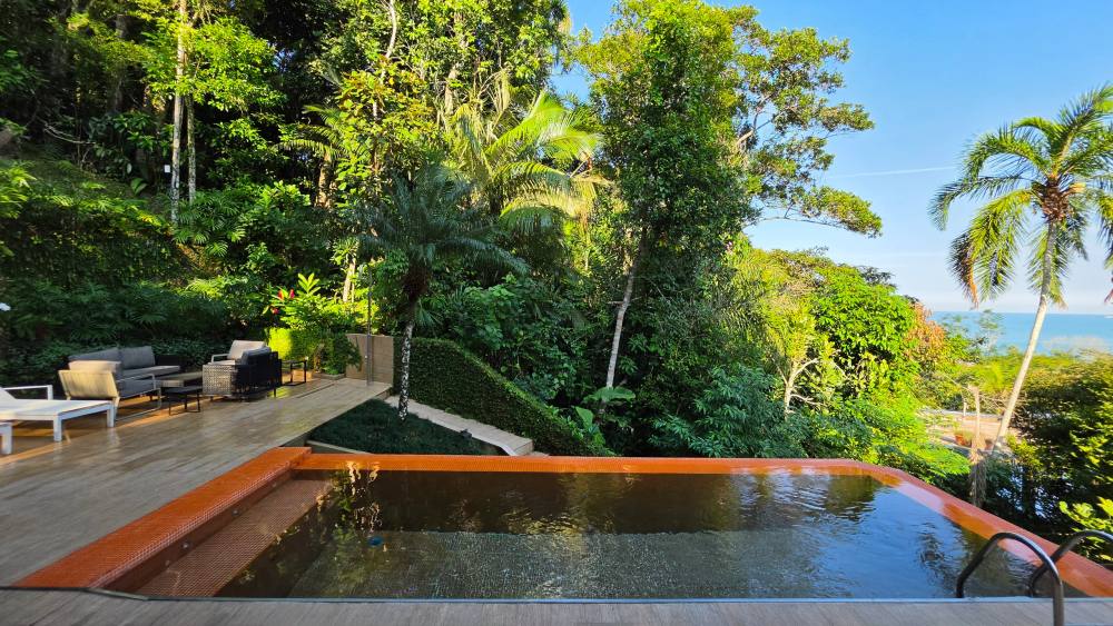 Casa à venda no Condomínio Iporanga Guarujá — Villa 407