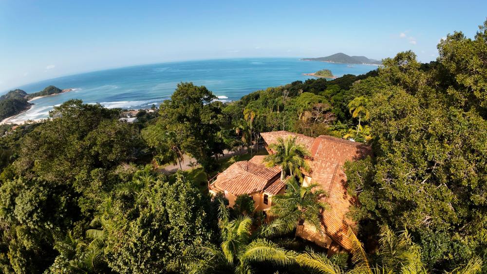 Casa à venda no Condomínio São Pedro Guarujá — Villa 165
