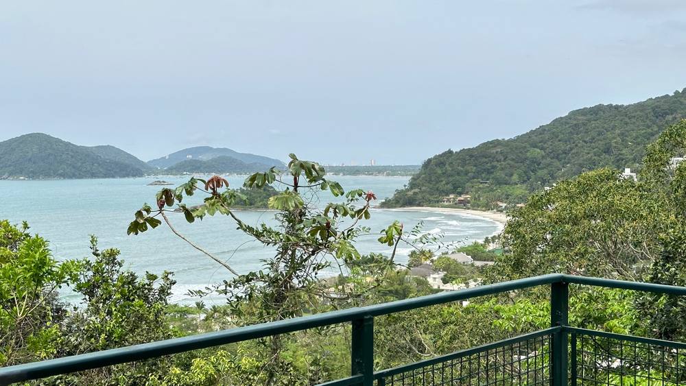 Casa à venda no Condomínio Iporanga Guarujá — Villa 438