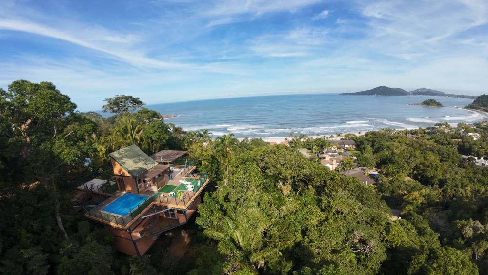 Casa à venda no Condomínio Iporanga Guarujá — Villa 438