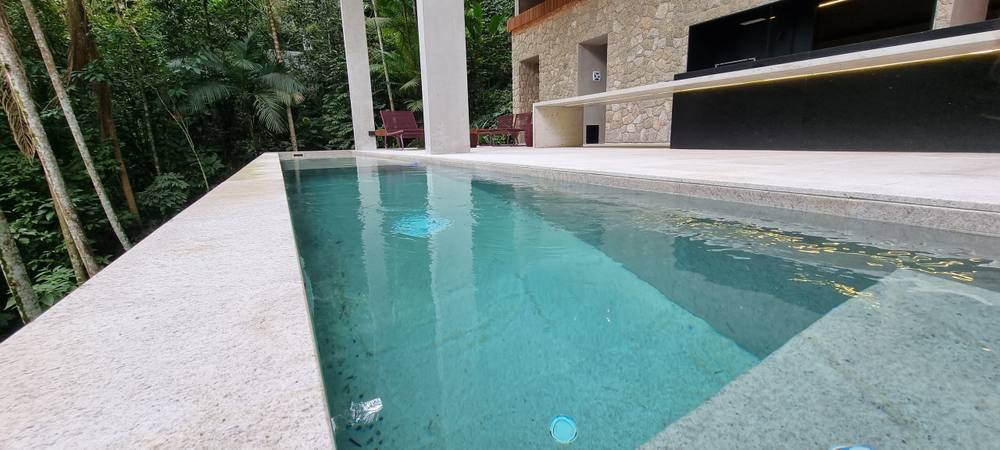 Casa à venda no Condomínio São Pedro Guarujá — Villa 155