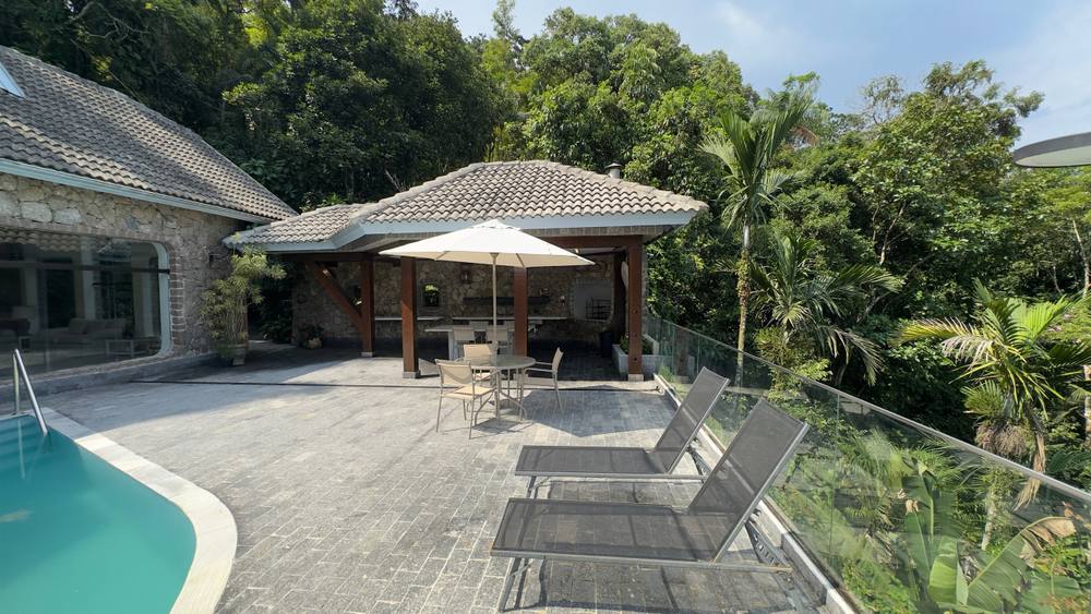 Casa à venda no Condomínio São Pedro Guarujá — Villa 144