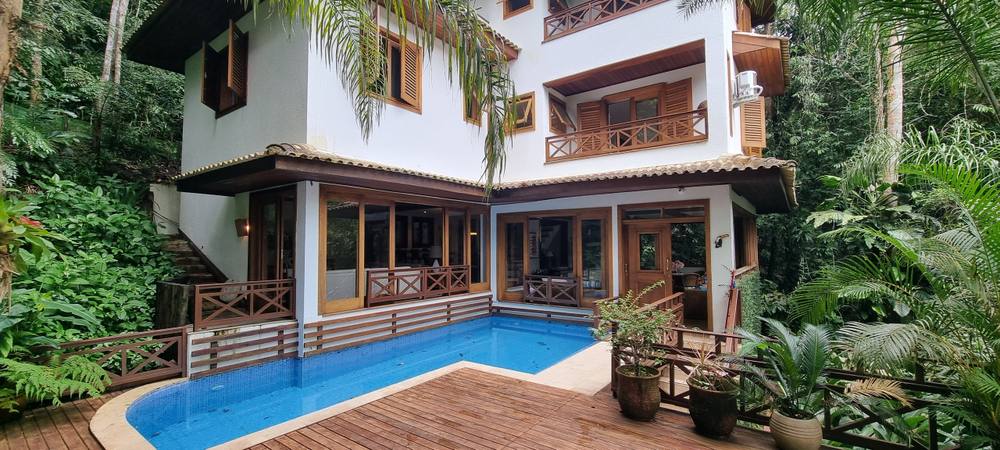 Casa à venda no Condomínio Iporanga Guarujá — Villa 403