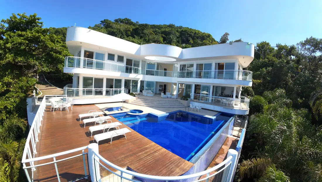 Casa à venda no Condomínio Tijucopava Guarujá — Villa 201