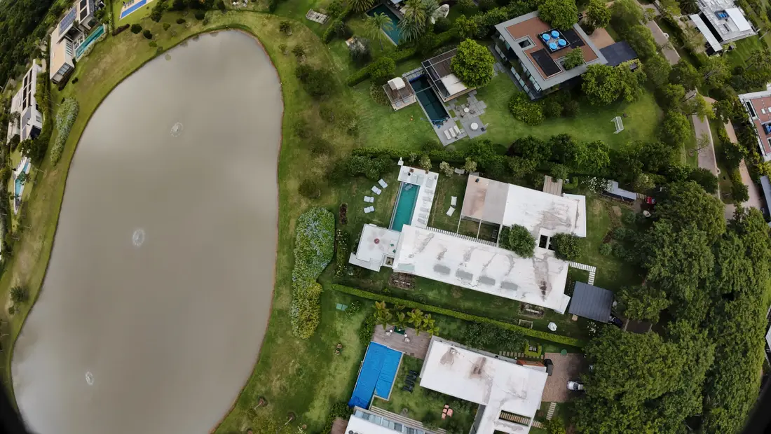 Casa à venda na Fazenda Boa Vista — Villa 618 | Sports House | Projeto FGMF Arquitetura