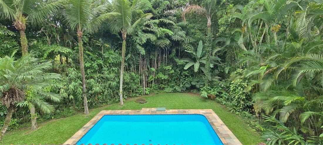 Casa à venda no Condomínio Iporanga Guarujá — Villa 410