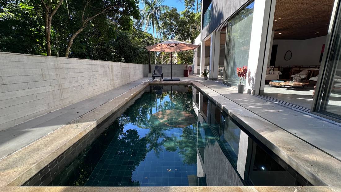 Casa à venda no Condomínio São Pedro Guarujá — Villa 136