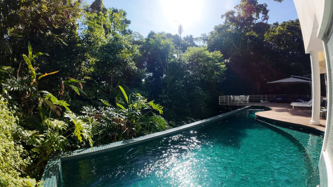 Casa à venda no Condomínio Iporanga Guarujá — Villa 470