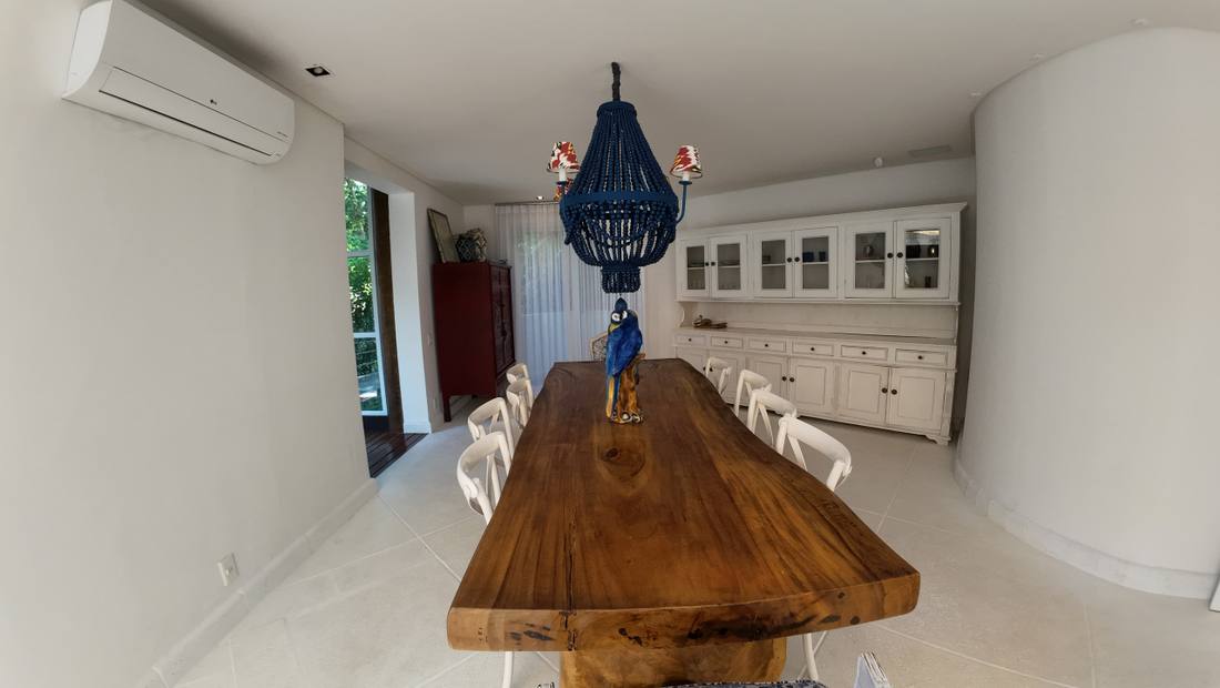 Casa à venda no Condomínio Iporanga Guarujá — Villa 470
