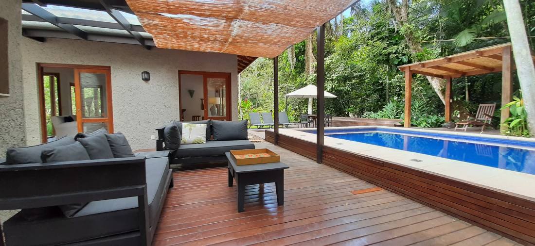 Casa à venda no Condomínio São Pedro Guarujá — Villa 137