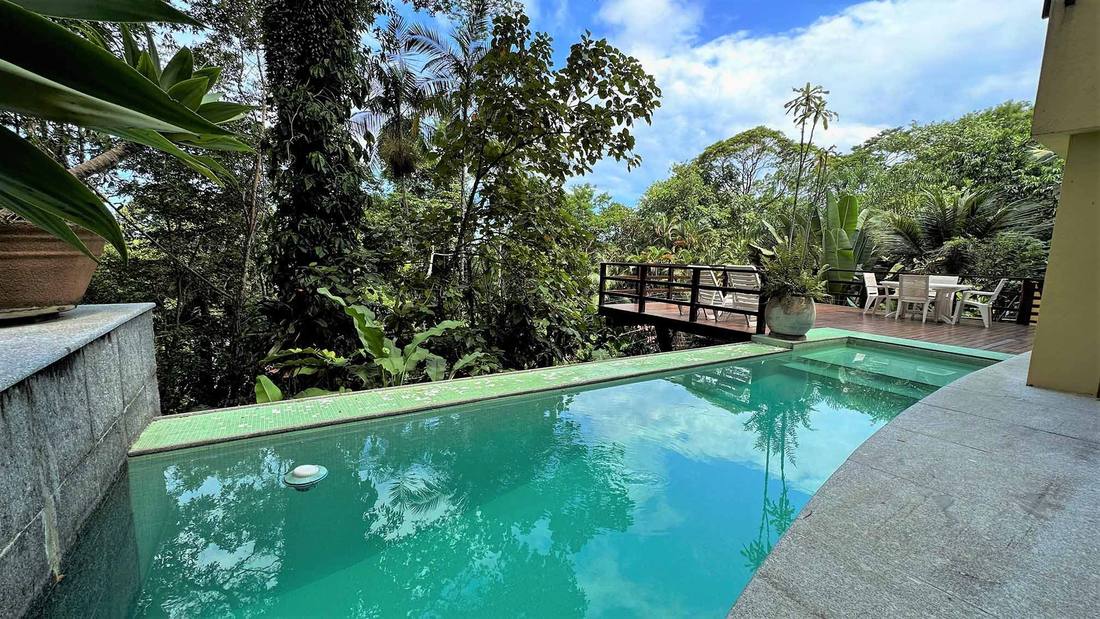 Casa à venda no Condomínio São Pedro Guarujá — Villa 148