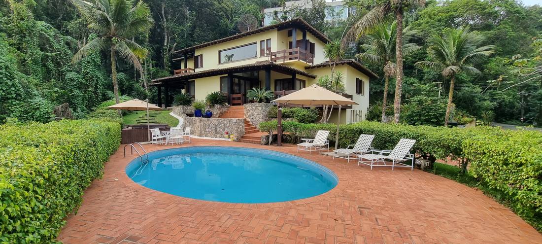 Casa à venda no Condomínio Iporanga Guarujá — Villa 463