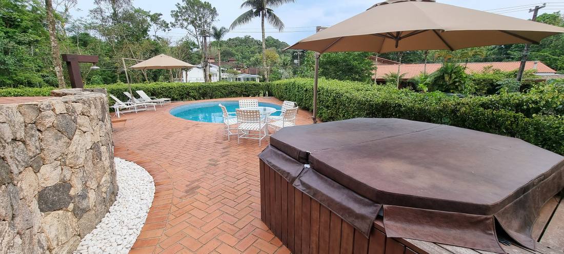 Casa à venda no Condomínio Iporanga Guarujá — Villa 463
