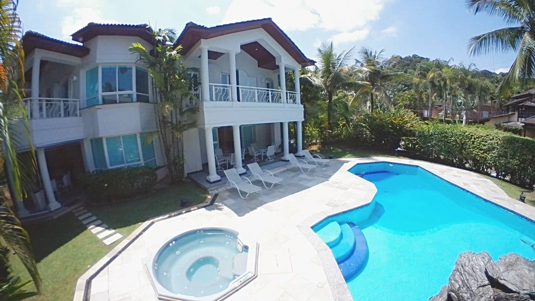 Casa à venda no Condomínio São Pedro Guarujá — Villa 135