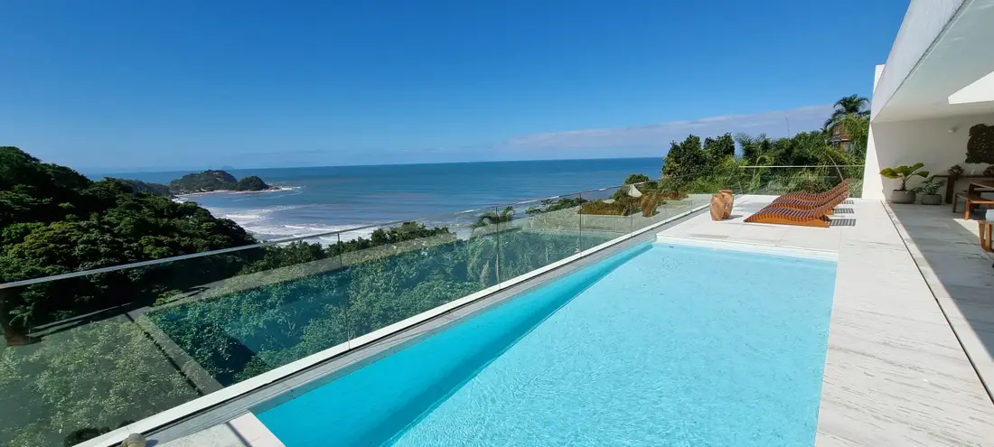 Casa à venda no Condomínio Tijucopava Guarujá — Villa 253 | Projeto AMZ Arquitetos