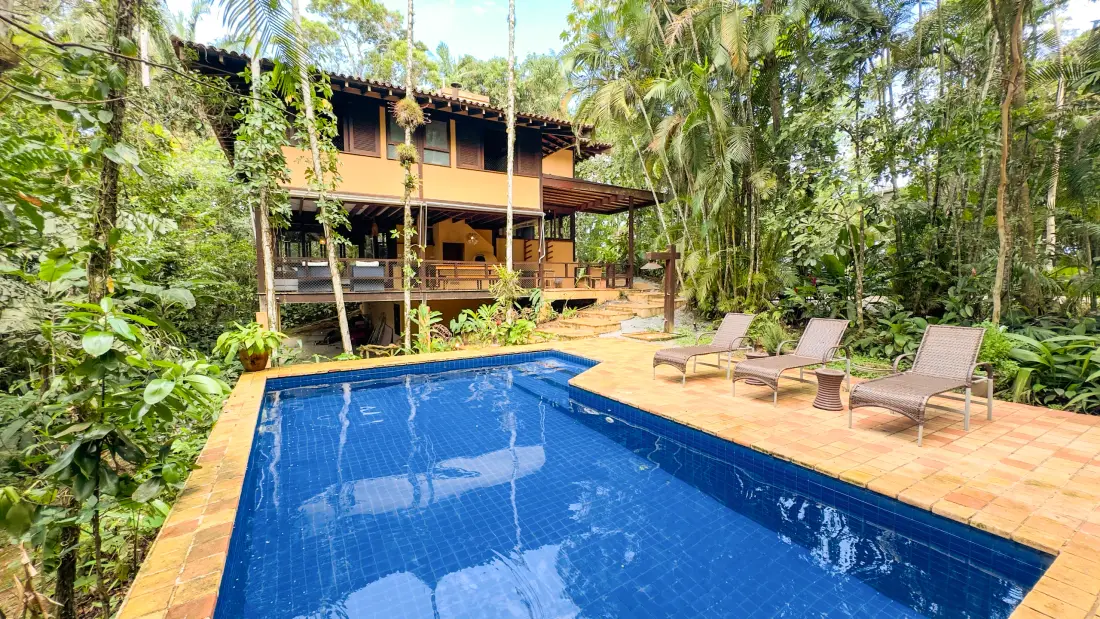 Casa à venda no Condomínio Iporanga Guarujá — Villa 411