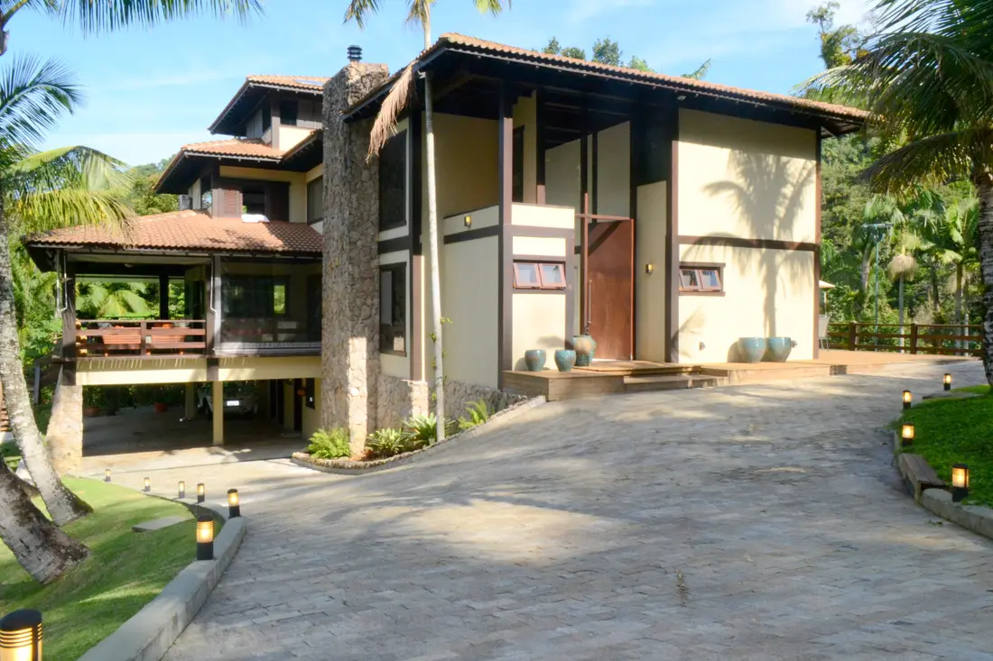 Casa à venda no Condomínio Tijucopava Guarujá — Villa 230