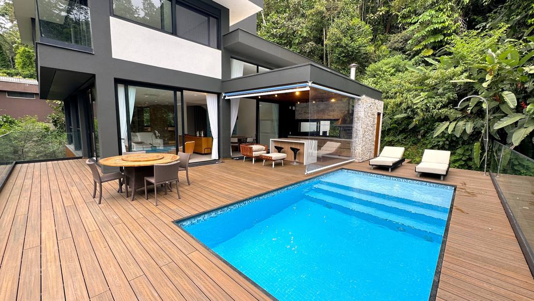 Casa à venda no Condomínio São Pedro Guarujá — Villa 149