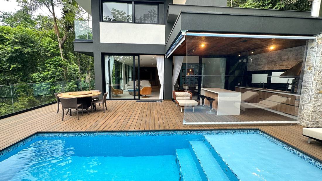Casa à venda no Condomínio São Pedro Guarujá — Villa 149
