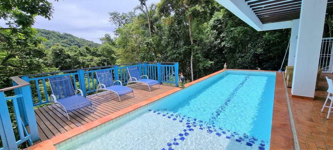 Casa à venda no Condomínio São Pedro Guarujá — Villa 175