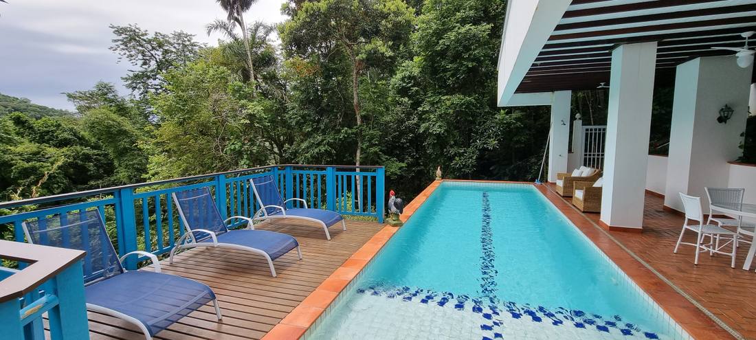 Casa à venda no Condomínio São Pedro Guarujá — Villa 175