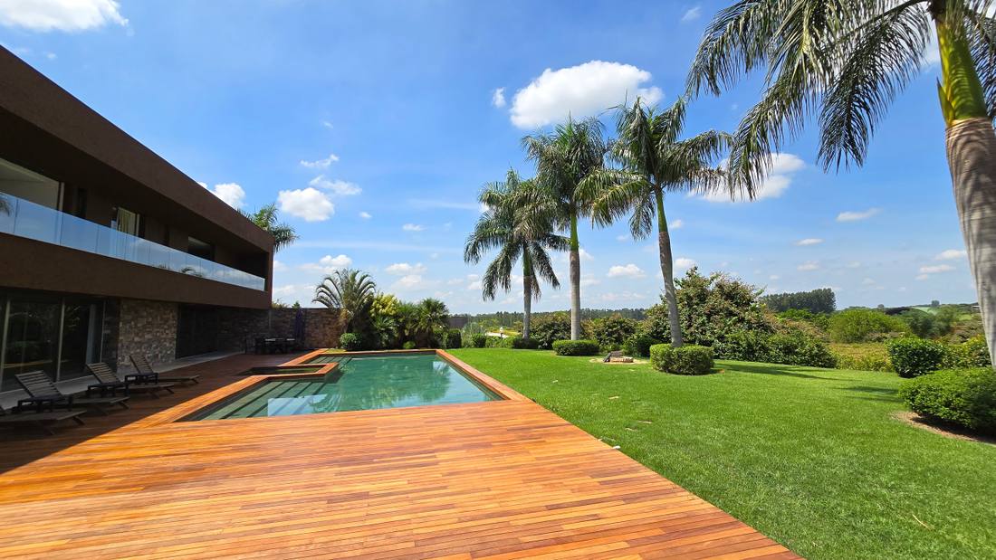 Casa à venda na Fazenda Boa Vista — Villa 623