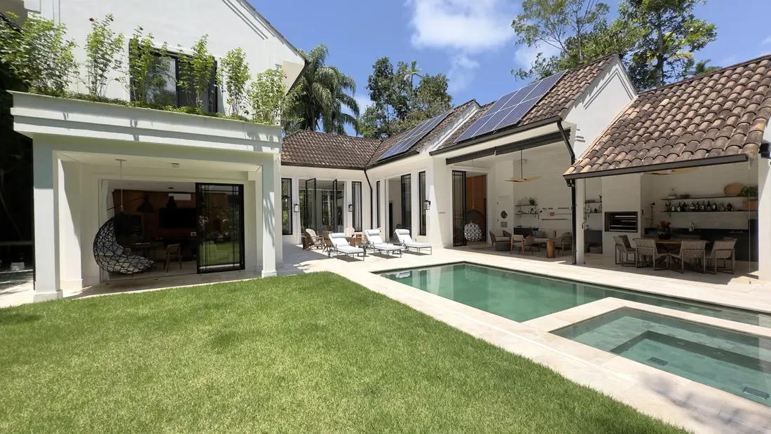 Casa à venda no Condomínio Iporanga Guarujá — Villa 444 | Projeto Paula Zelazo