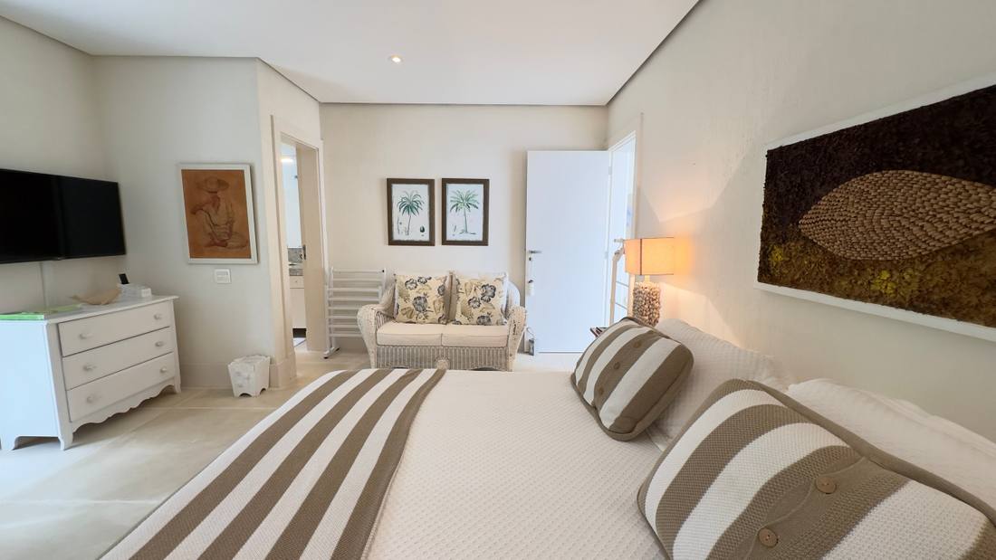 Casa à venda no Condomínio Iporanga Guarujá — Villa 446