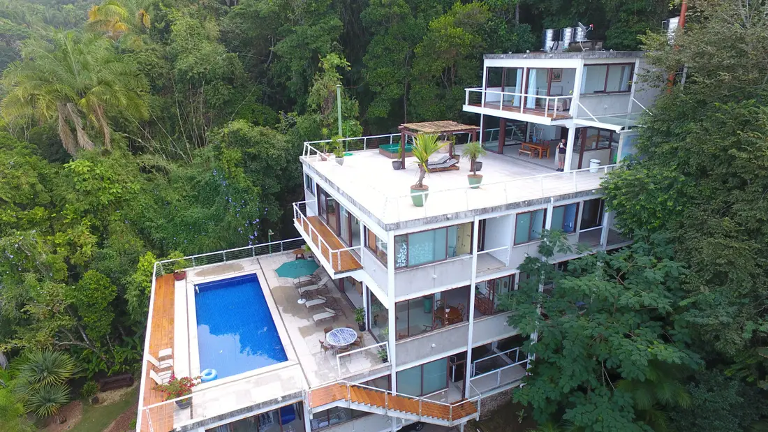 Casa à venda no Condomínio Tijucopava Guarujá — Villa 245