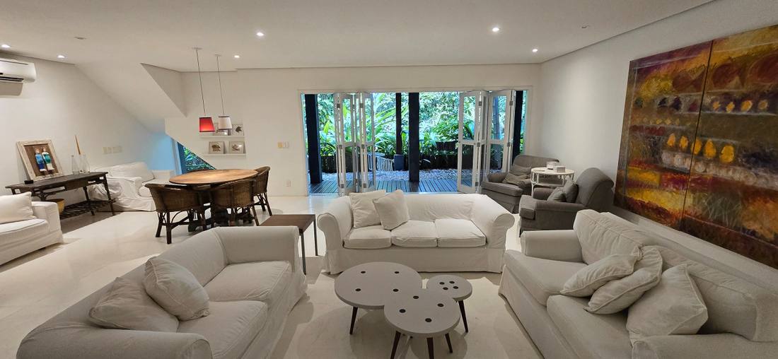 Casa à venda no Condomínio Iporanga Guarujá — Villa 435 | Jardins