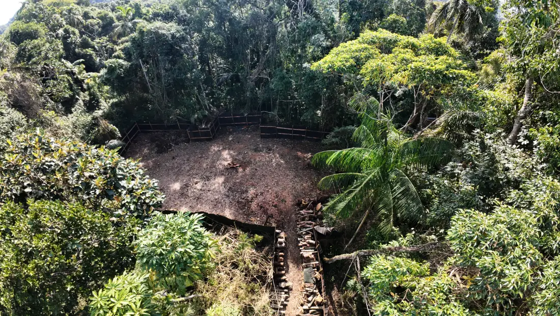 Terreno à venda no Condomínio Iporanga Guarujá — Terreno 415