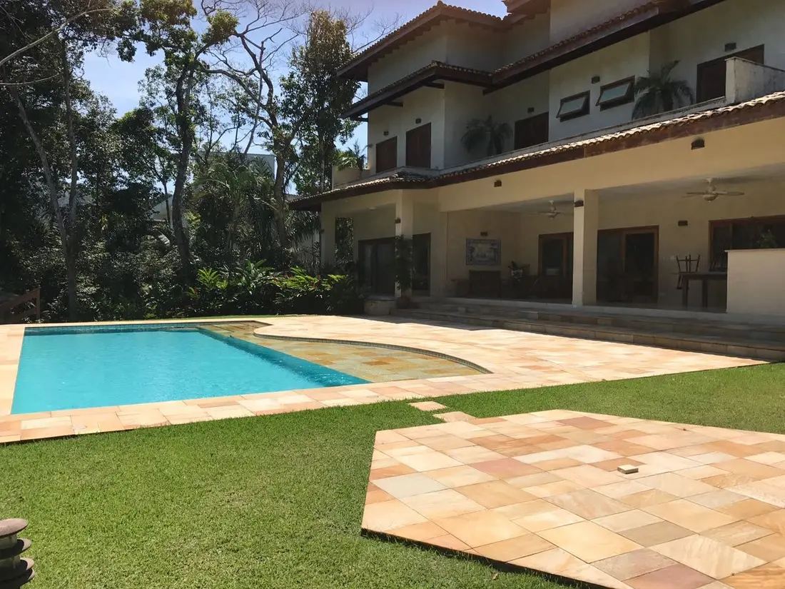 Casa à venda no Condomínio Iporanga Guarujá — Villa 432