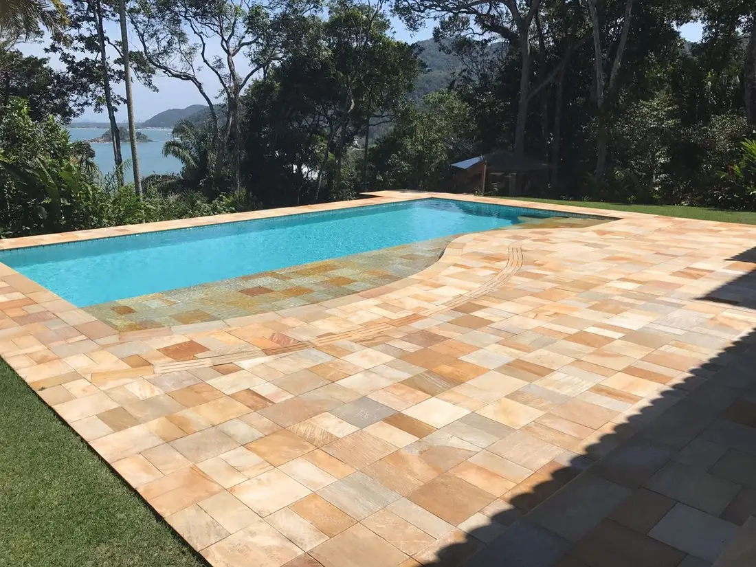 Casa à venda no Condomínio Iporanga Guarujá — Villa 432