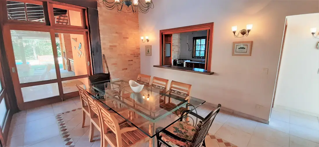 Casa à venda no Condomínio Iporanga Guarujá — Villa 469