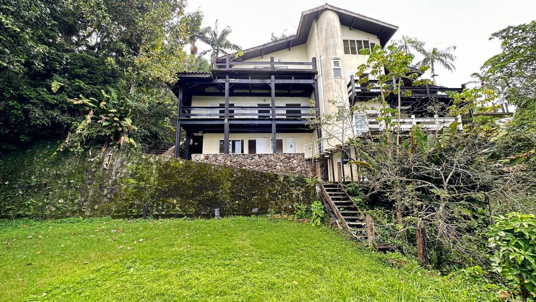 Casa à venda no Condomínio São Pedro Guarujá — Villa 141