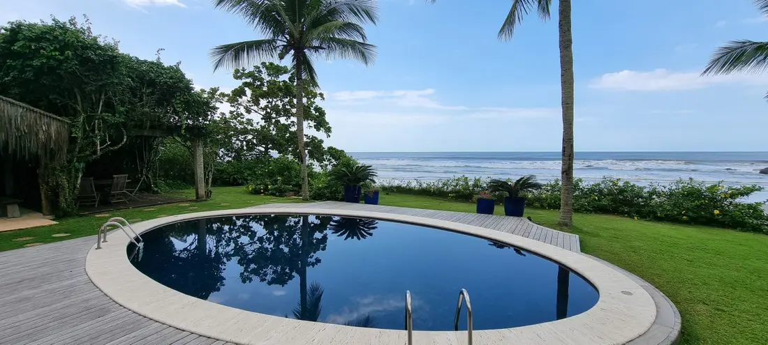 Casa Pé na Areia à venda no Condomínio Taguaíba Guarujá — Villa 391